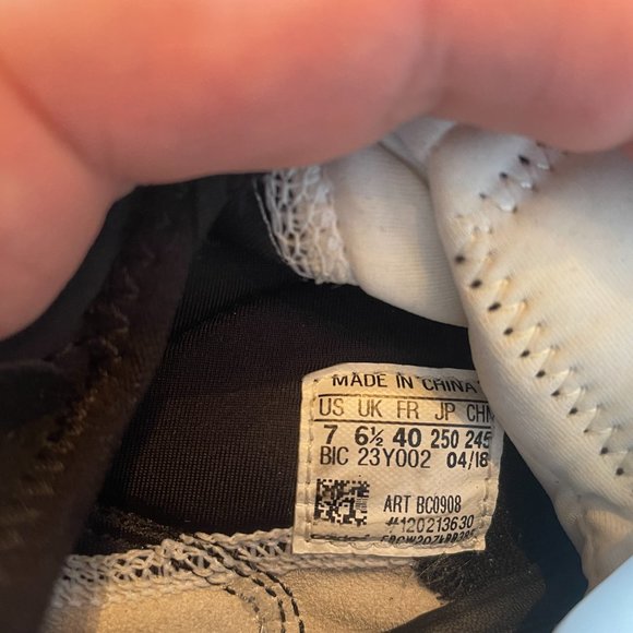 Adidas Y-3 Yohji Yamamoto size 7 Black Sneaker - Picture 6 of 6